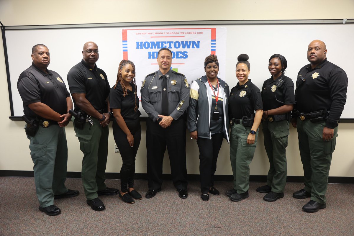 FultonSheriff's tweet photo. Spreading inspiration and sharing his passion for serving the community! Sheriff Patrick “Pat” Labat joins Autrey Mill Middle School's Hometown Heroes celebration, engaging with students and shedding light on the crucial work of the Fulton County Sheriff's Office.
#fcsostrong https://t.co/9UOCWdHubP