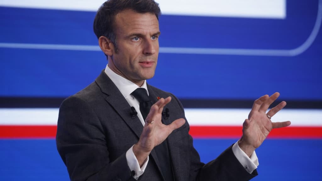 🚨🇫🇷 #Macron20h | Emmanuel Macron a annoncé une baisse de 2 milliards d'euros des impôts 'pour les ménages' d'ici 2027.