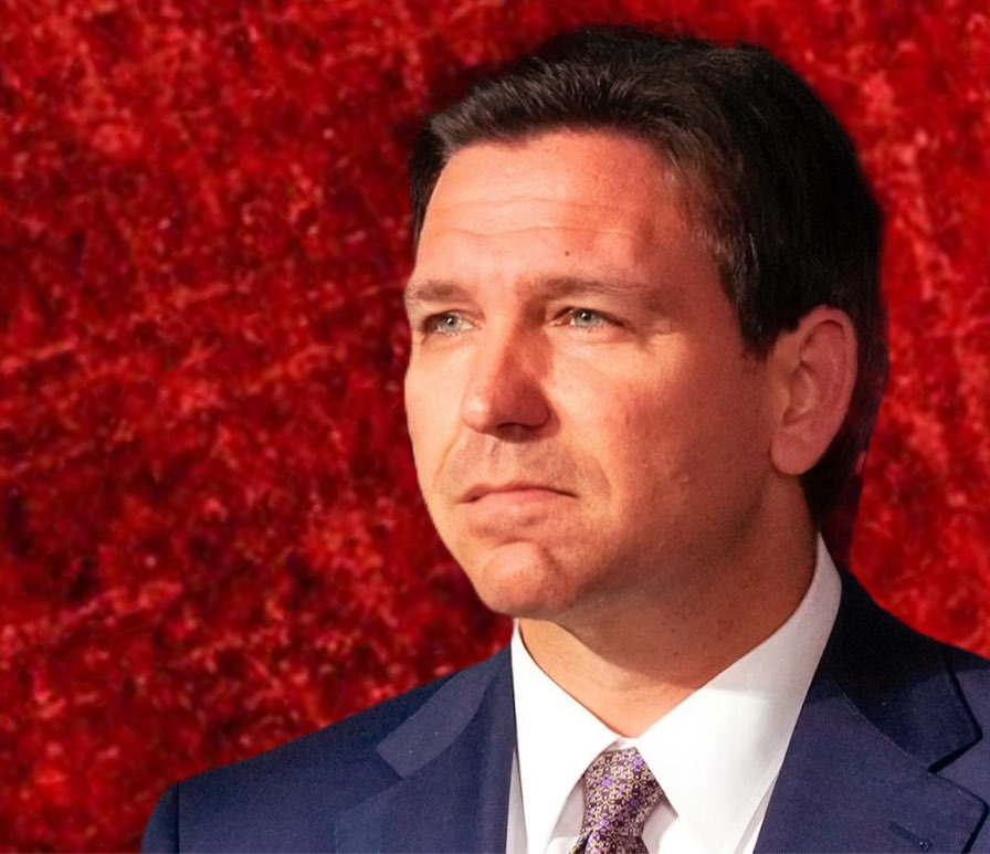 BREAKING: Ron DeSantis just signed a bill to BLOCK public colleges from using funding for diversity programs. 

Worse, the new law limits how teachers can discuss race.

So Don't Say Gay wasn't enough. Ron had to have Don't Say Race.

Now, faculty can't even use material 'based…