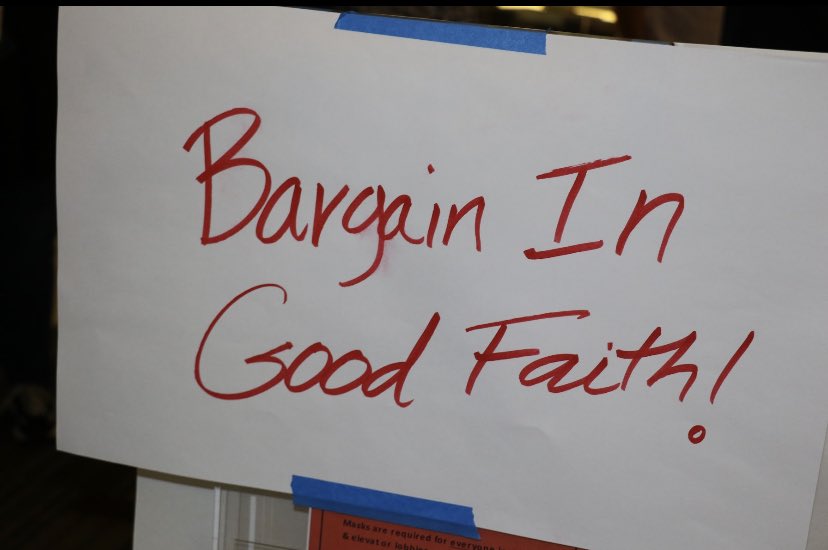 UnionStaffSEIU's tweet photo. The signs say it all, @MaryKayHenry! It’s time to invest in unionized staff at @SEIU & bargain in good faith because #UnionsForAll must start at home. We’ve seen your tweets about how working people should be prioritized but actions speak louder than words. LIVE YOUR VALUES! #1u https://t.co/hyu9aiUcXU