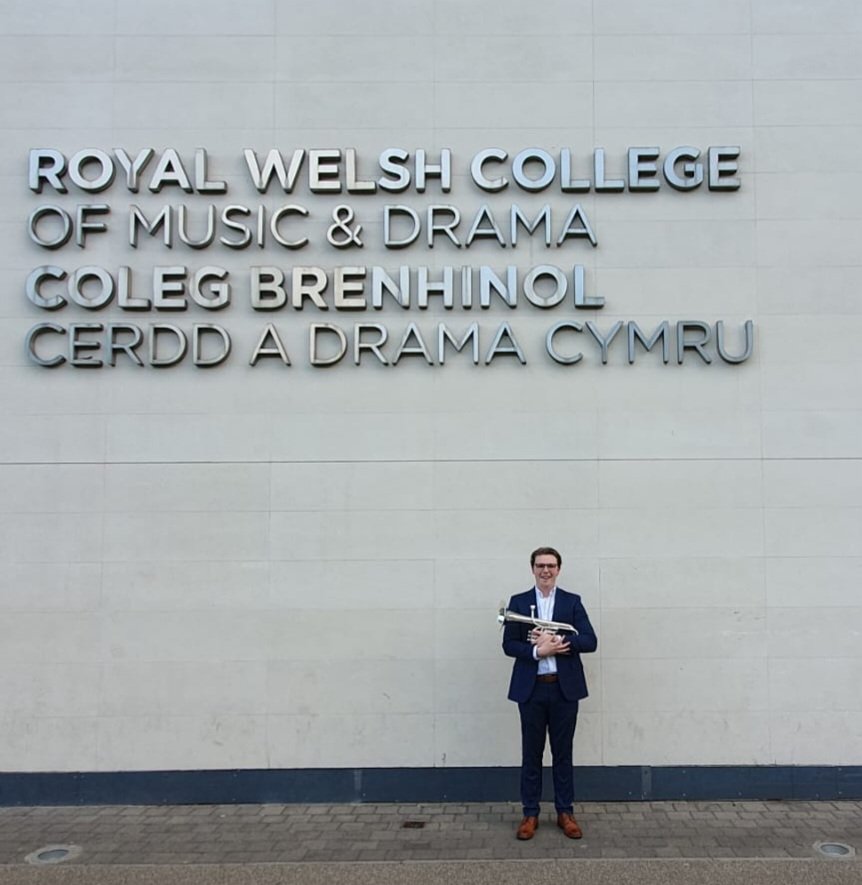 Helen ☕ tweet media