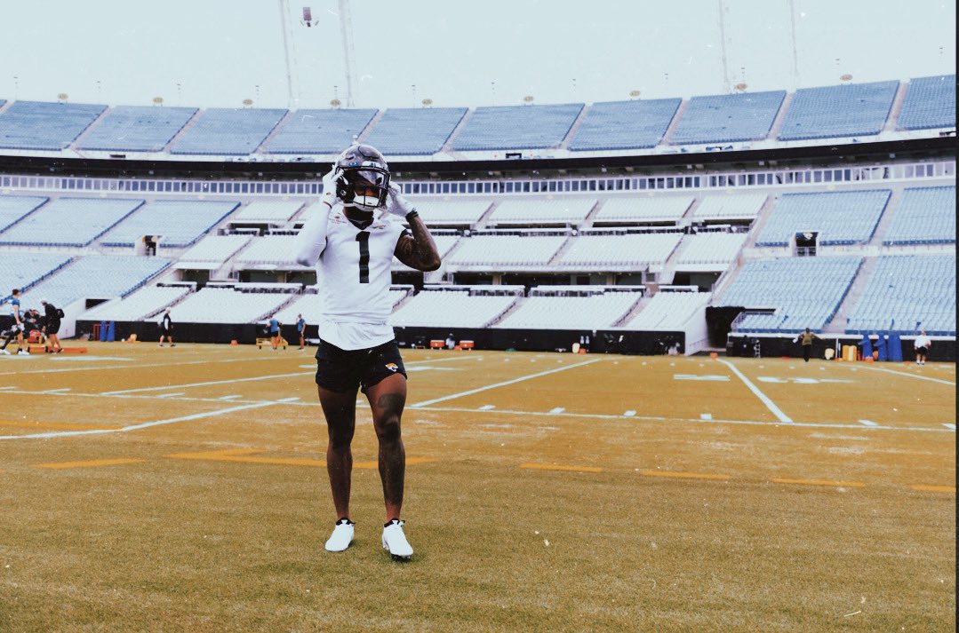 Spirit leads me where  my trust is without borders 🧎🏾