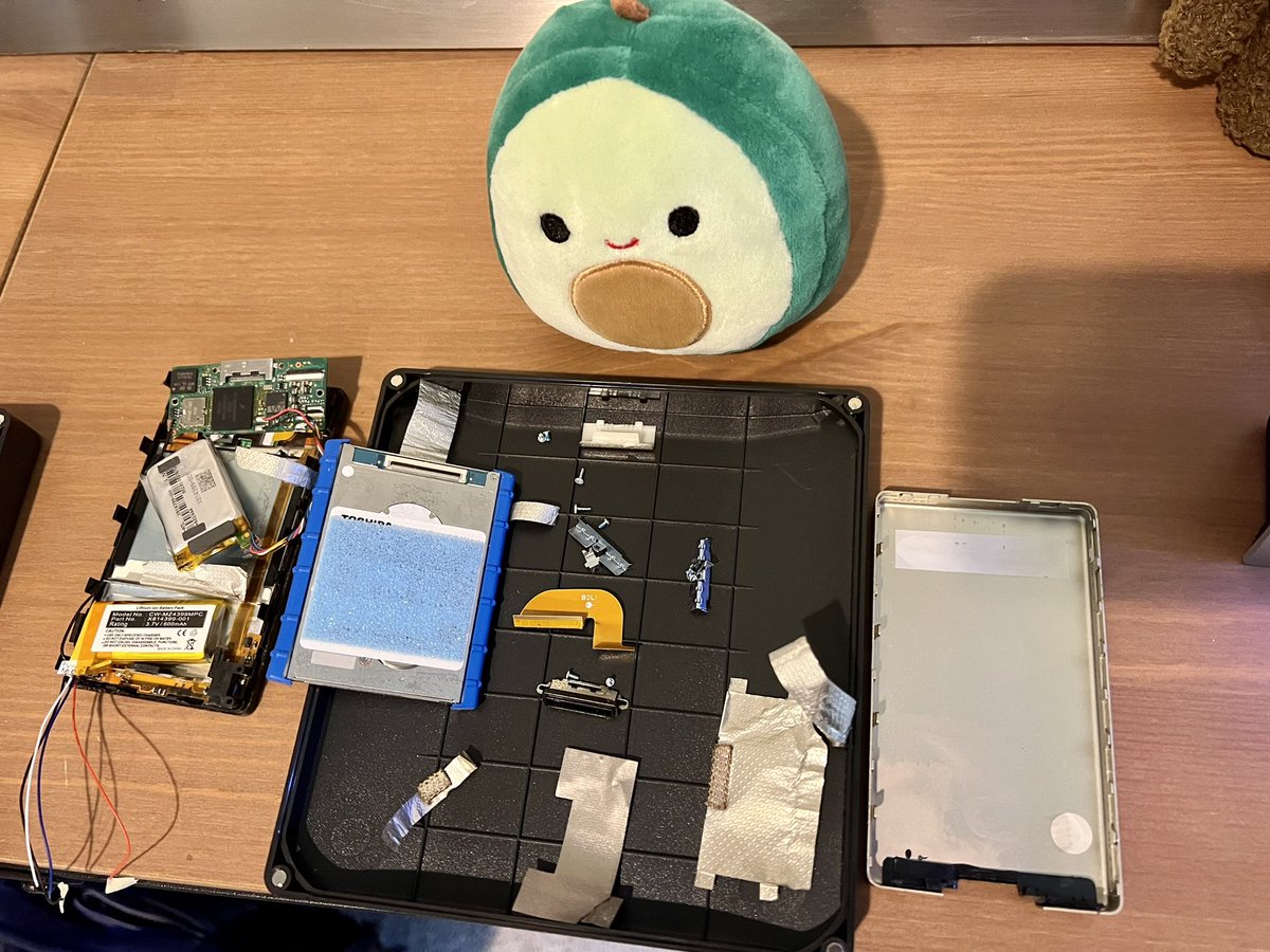 Rick Claus on Twitter "I currently have my Zune 80 in pieces to