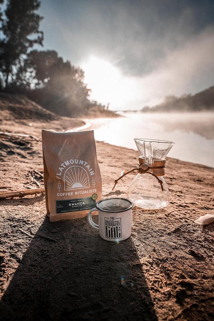 homebrewcoffees's tweet photo. Misty morning in Douglas, South Africa | Flatmountain coffee roasters - Rwanda Gishyita. https://t.co/AX7T61yRF1