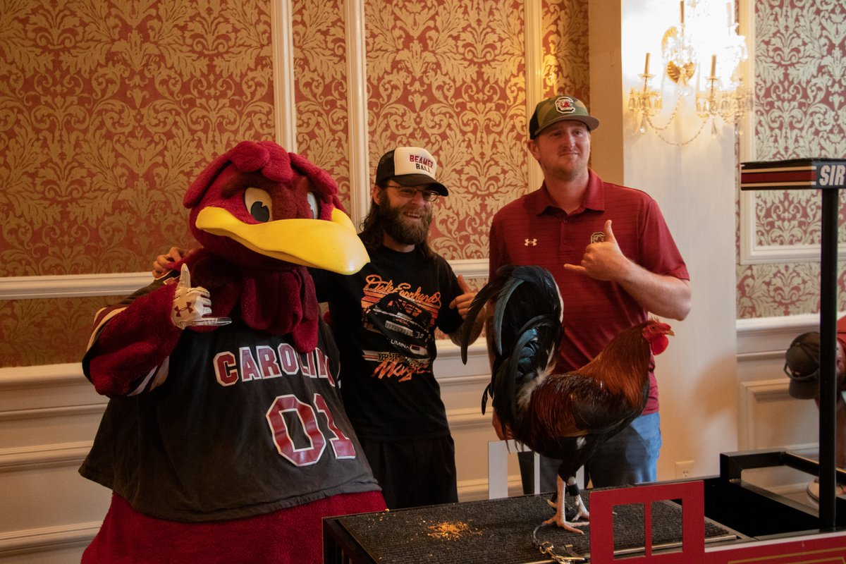 TheGamecockClub's tweet photo. Greenville Welcome Home Tour was electric last week!

Only 2 stops left for this year's 𝗪𝗲𝗹𝗰𝗼𝗺𝗲 𝗛𝗼𝗺𝗲 𝗧𝗼𝘂𝗿 🤙

#WelcomeHomeTour | #Gamecocks https://t.co/MKirX1Smw7