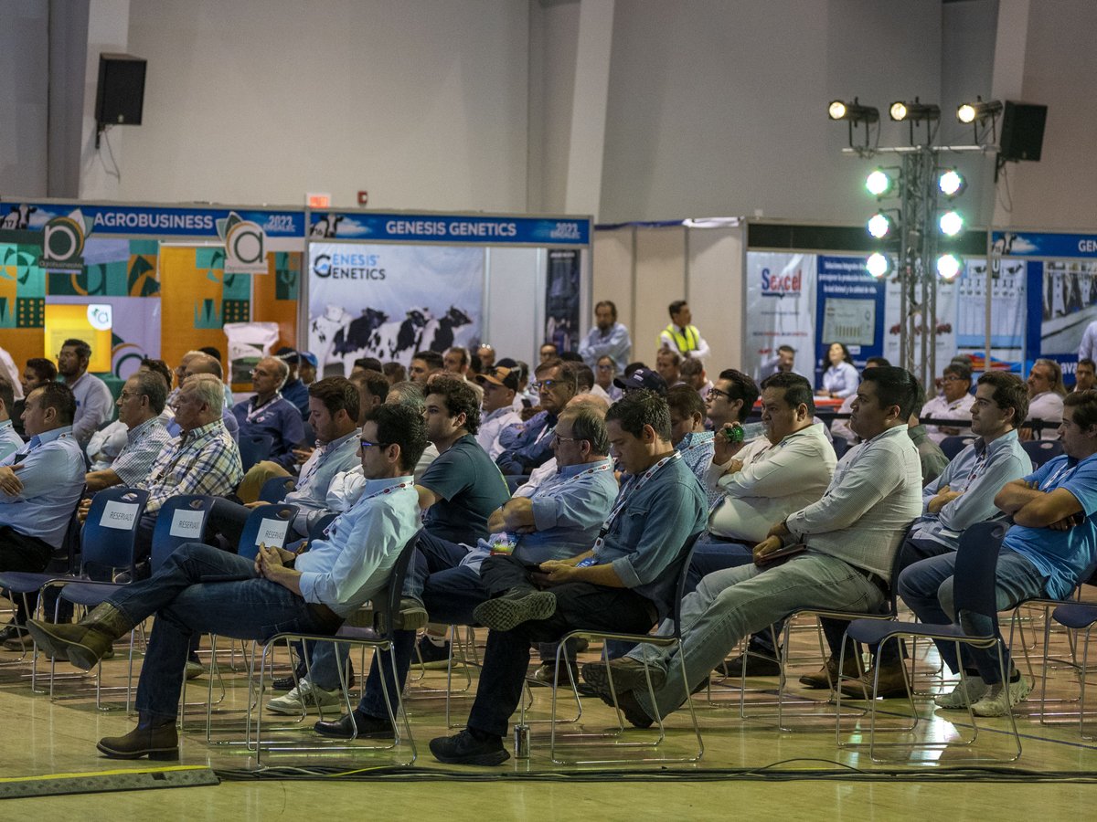 UCDavisCLEAR's tweet photo. By 2050, there will be 10 billion people in the world. Proud to see @GHGGuru share his research on methane mitigation that can help #animalag meet the demands of a growing population while lessening the impact it has on climate and the environment. #ENGALEC 🌏🐄
📍Torreón, MX https://t.co/JEs9CXHXcr