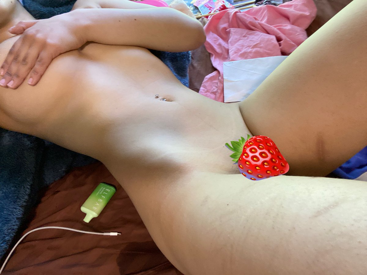 sourcandy114's tweet photo. I’m so horny 😩 I need some good dick #nsfw #nsfwtwt #nolimits #cunnie #daddydom #horny #tits #ass #tabookinks #traumakinks https://t.co/y5tlRCAVVd