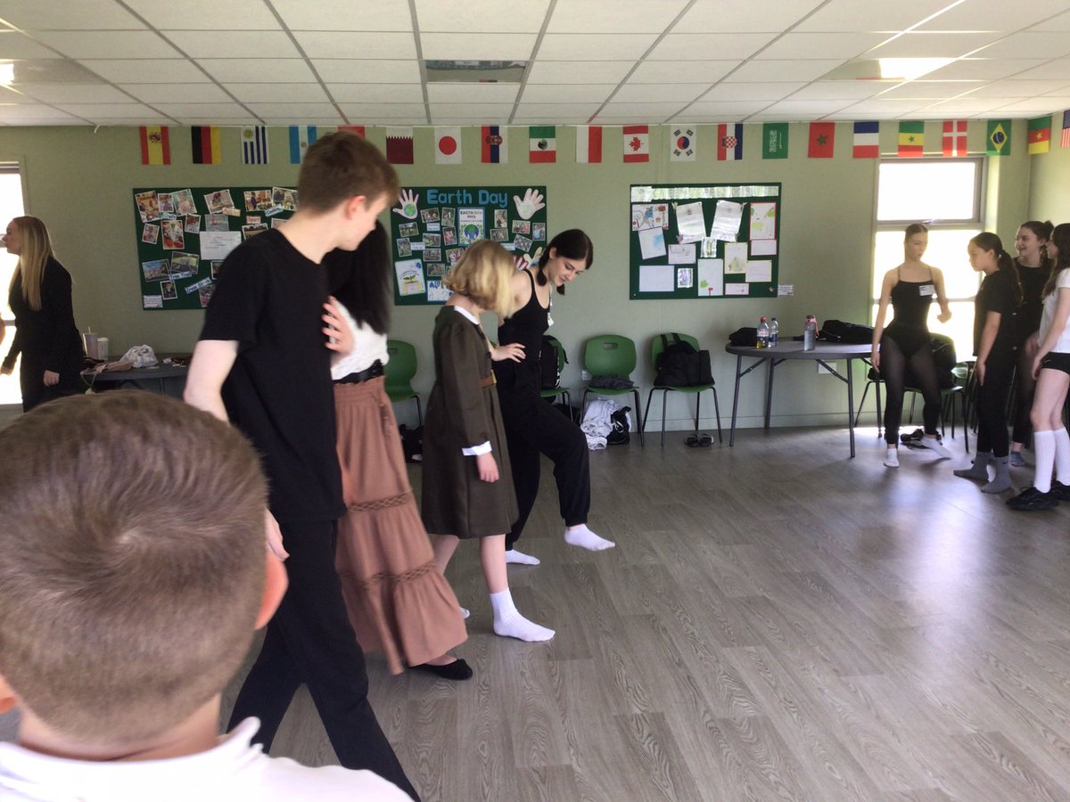 woodleasnow's tweet photo. Today we had our World War Two day in school! We had some amazing dance students from @RunshawCollege and the guys from @UKMilSchool helping us out! #WJSEnrich #WJSHistory https://t.co/gbPbsitMss