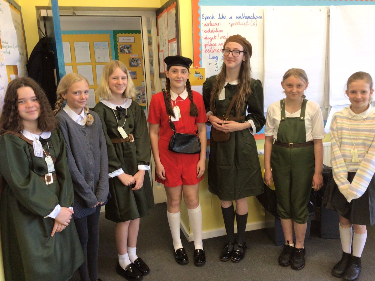 woodleasnow's tweet photo. Today we had our World War Two day in school! We had some amazing dance students from @RunshawCollege and the guys from @UKMilSchool helping us out! #WJSEnrich #WJSHistory https://t.co/gbPbsitMss
