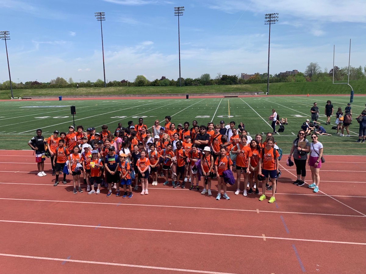 Track and Field was a huge success👏. @transfigtcdsb Students showed great teamwork, sportsmanship and athleticism! Way to go Transfiguration🤩🏆