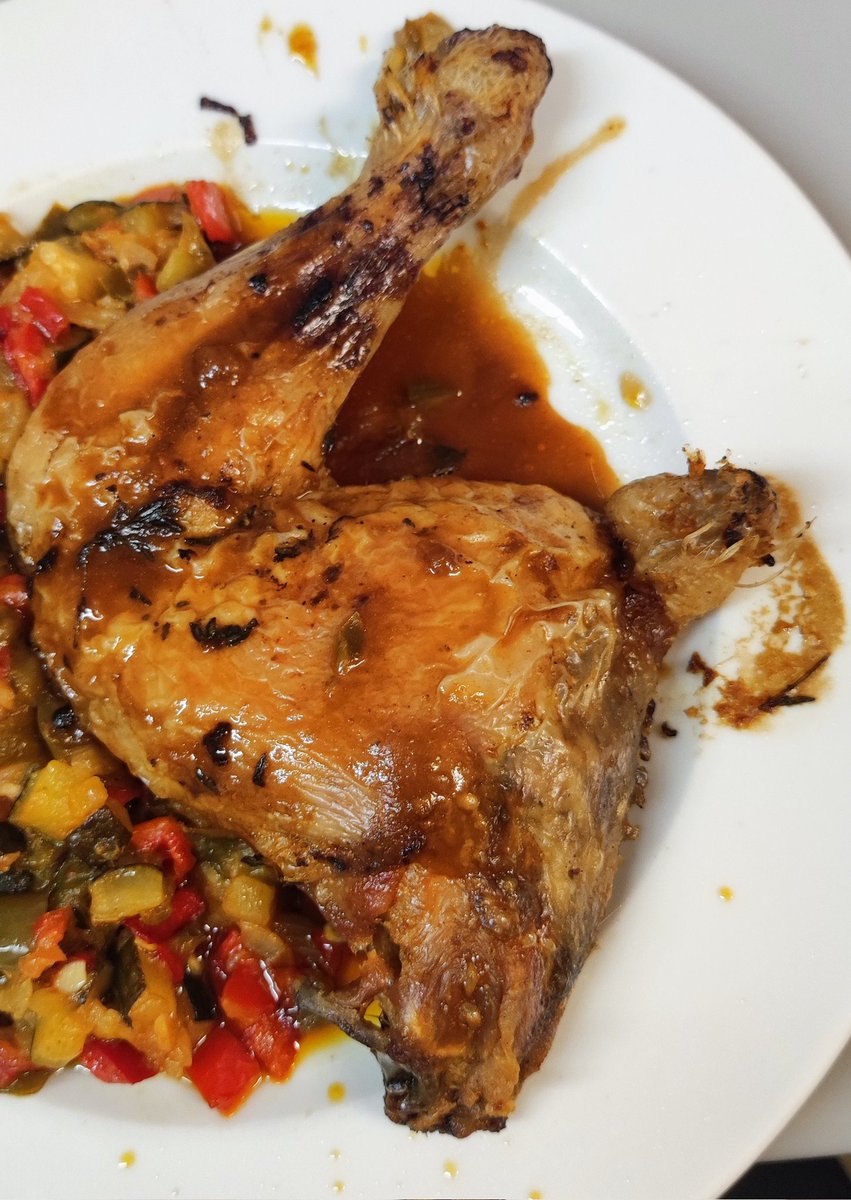 𝓛𝓾 ️ on Twitter "Why does my chicken thigh look like a chicken?"