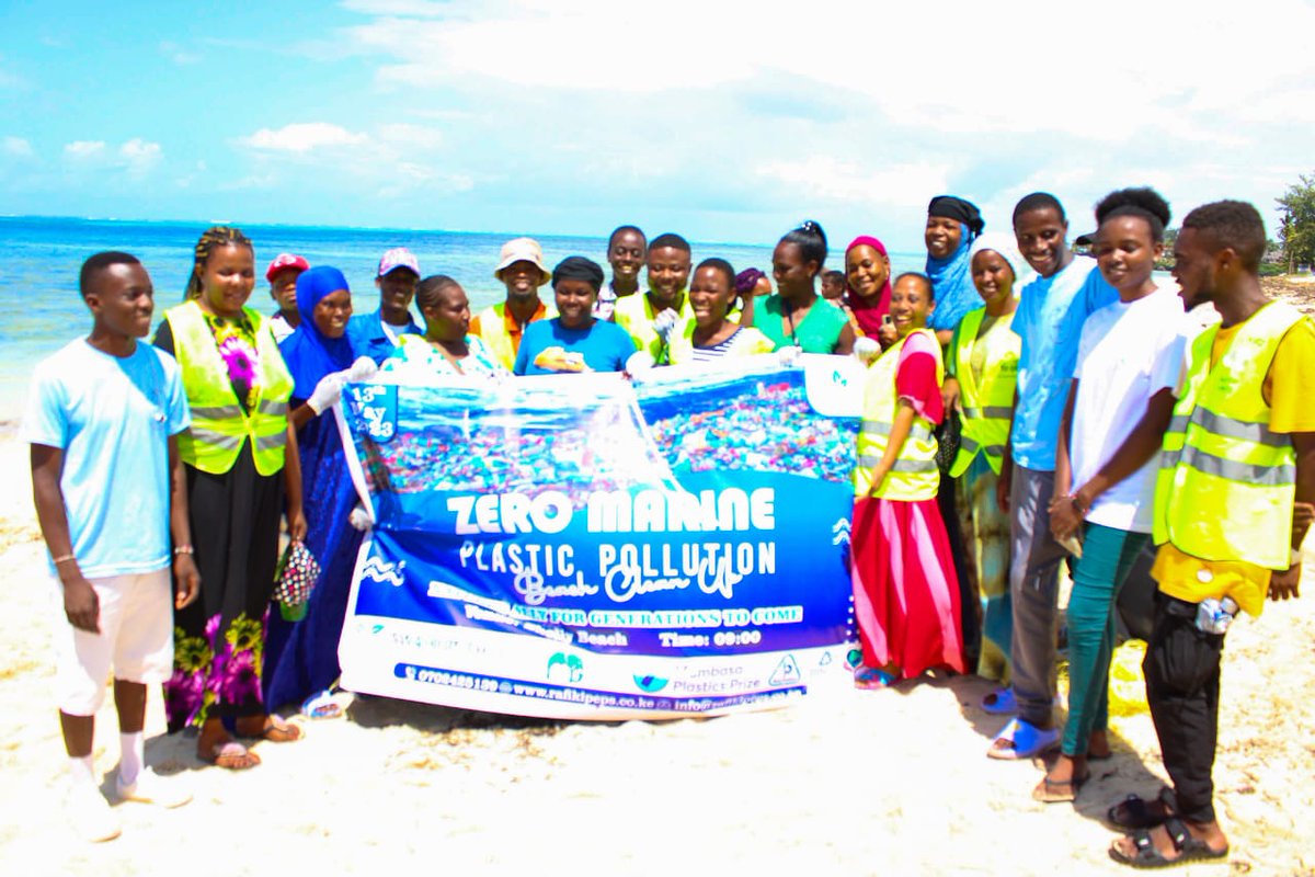 LennyMusalia's tweet photo. This group is going so great by creating awareness to the informal settlement near the Indian Ocean the benefits of protecting the aquatic Life by championing against plastic pollution of the ocean &amp; proper waste management on weekends. Terry and the team cheers. @PEPS00995412170 https://t.co/2lMIEHt0VV