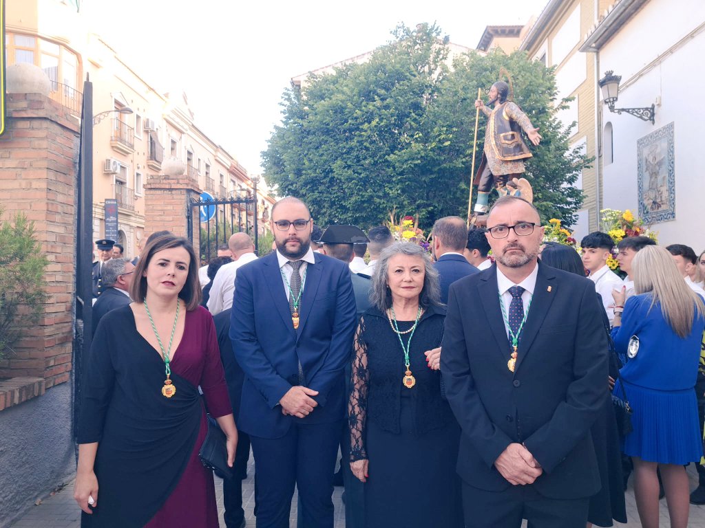 abmachado's tweet photo. Feliz día de San Isidro para todos los Armilleros y Armilleras. Probablemente mi último acompañamiento a nuestro Copatron. Agradecer a todos los que confiasteis en mí para esta labor. 
Destacar el gran acompañamiento de nuestra banda un año más @BandadeArmilla 
¡Viva San Isidro! https://t.co/Y6RssjcJT0