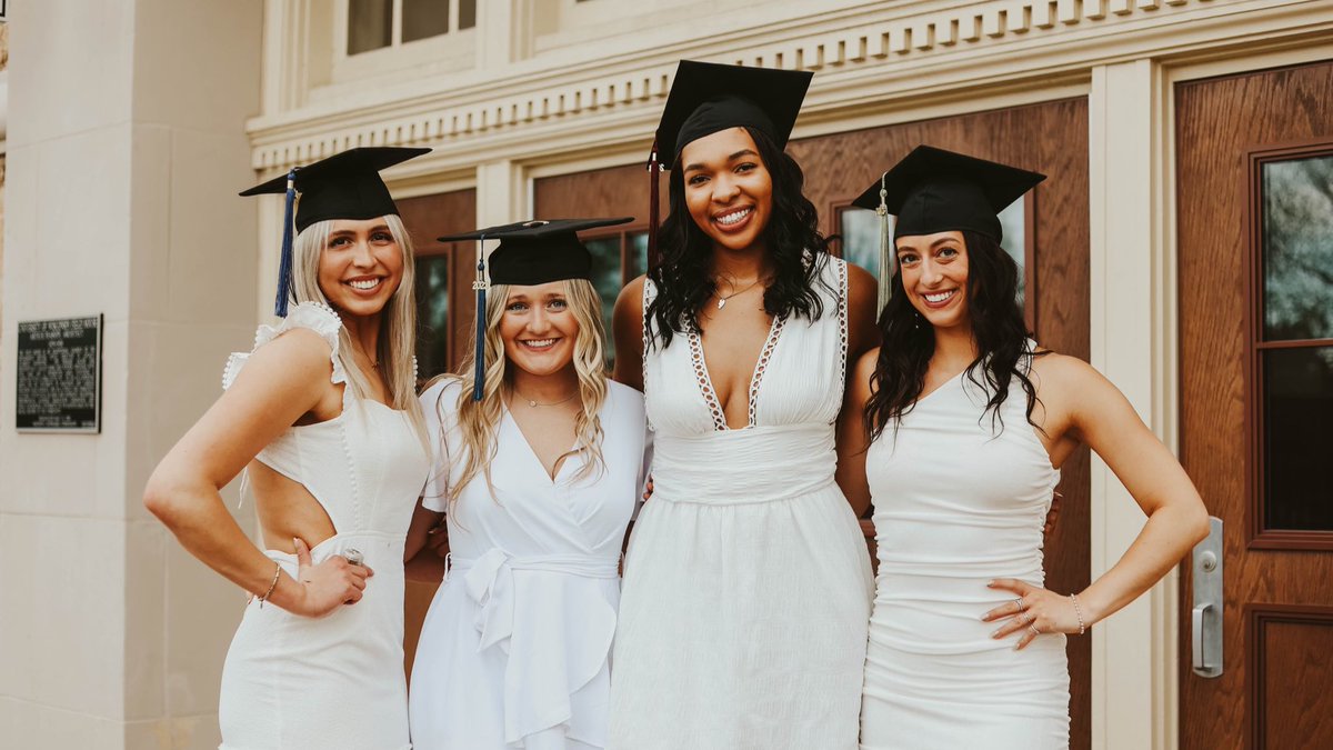 Wisconsin Volleyball on Twitter "So incredibly proud of these four 🥹 ️