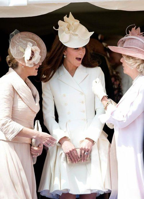 Gossip Girls ♕  #PrincessofWales 🏴󠁧󠁢󠁷󠁬󠁳󠁿 #PrincessCatherine #RoyalFamily #RealRoyals #KateTheGreat #TeamWales #icon #Coronation2023 #ghd #vogue #vanityfair #Tatler @KensingtonRoyal @RoyalFamily 🇬🇧🇬🇧 #sophierhysjones #sophiewessex #CamillaParkerBowles