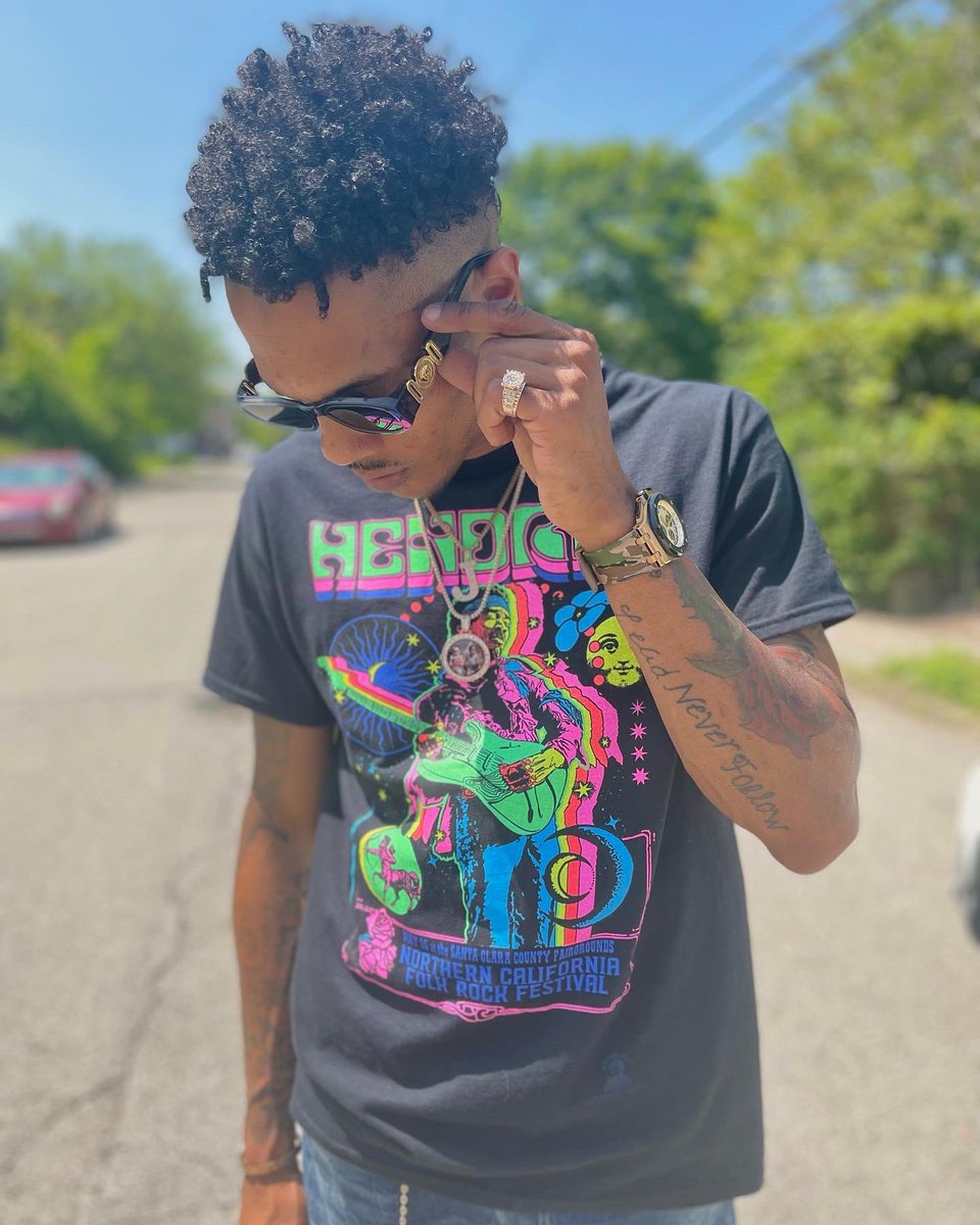 slim_gms's tweet photo. Call me Soulja Hendrix 🎸🕺🏾 #GMSENT #BIGSOULJA #S4L https://t.co/9T3fm5C38K