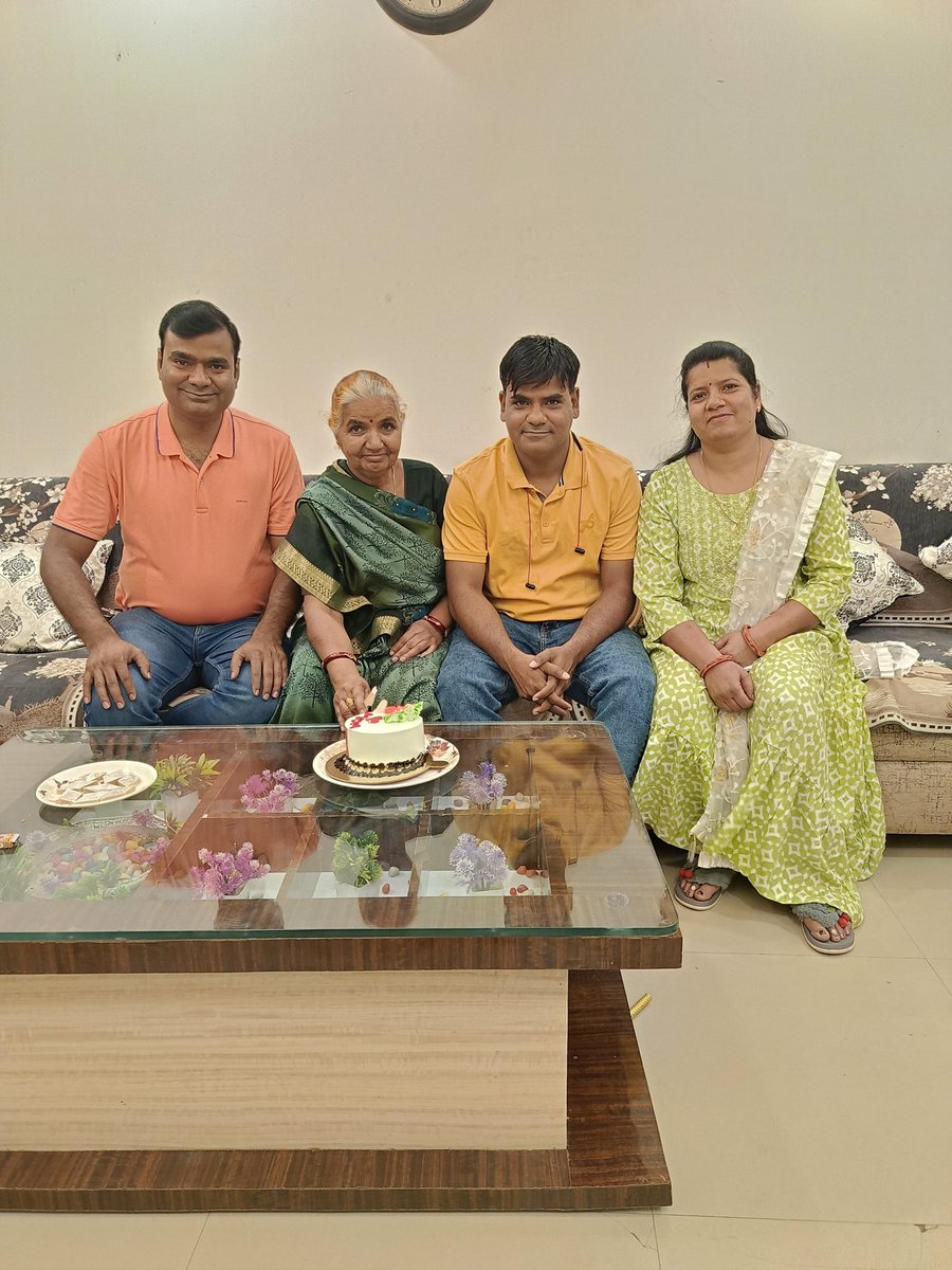 ramsharmavds's tweet photo. #Mother's #Day_Celebration With Family

मां संवेदना है,भावना है,एहसास है
मां जीवन के फूलों में खुशबू का वास है
 मां पृथ्वी है, जगत है,धुरी है

 मां बिना इस श्रृष्टि की कल्पना अधूरी है

मातृ दिवस की बहुत बहुत शुभकामनाएं
💐💐💐💐💐💐💐💐

#mothersday 
#happymothersday https://t.co/9mb6MKcjod