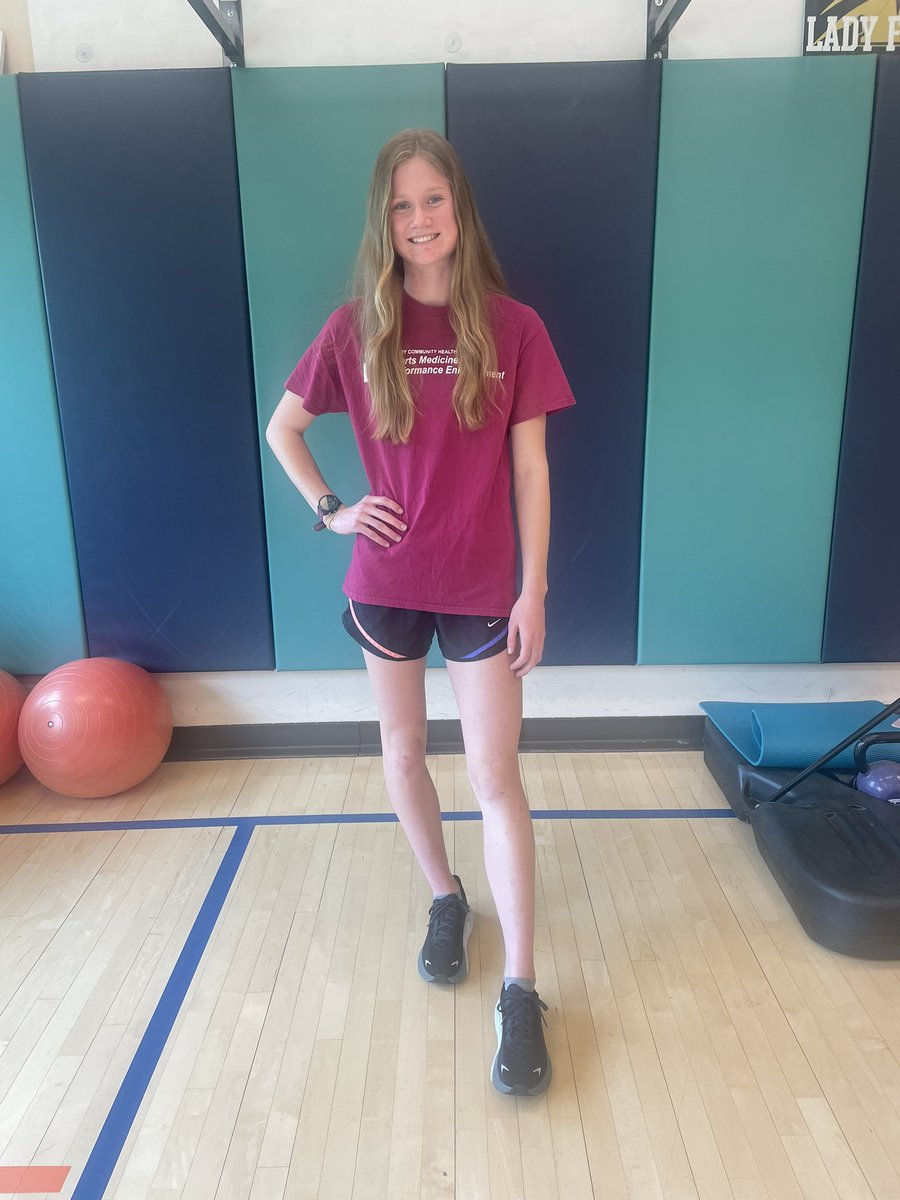 hchsmpe's tweet photo. Starting off Monday giving this incredible athlete a shoutout! Ella has been working diligently the last few months to have a stellar senior season for track, breaking 4 records.  100 hurdles: 15.13, 300 hurdles: 45.49, 400m 1:00.12, high jump: 5’6” https://t.co/fuLoWBqVy9