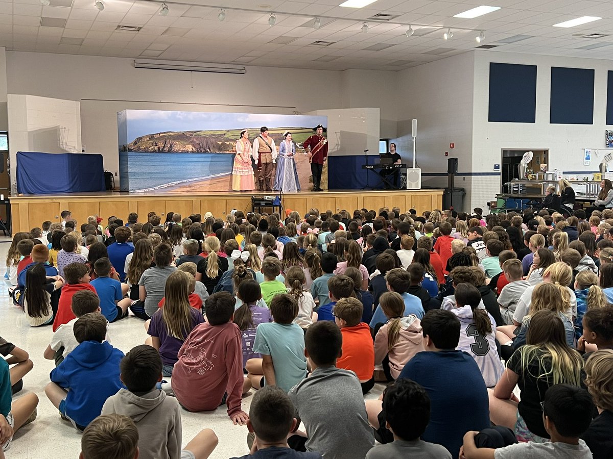 awlsmo's tweet photo. Thank you to MAPS for bringing in the Opera on Wheels program.  We enjoyed the “Pirates of Penzance.” https://t.co/hrIjTQOnxX