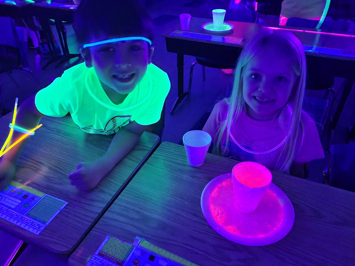 mrslape's tweet photo. Glow Day to celebrate "G" day of our alphabet countdown! https://t.co/rtVIYRzdzl