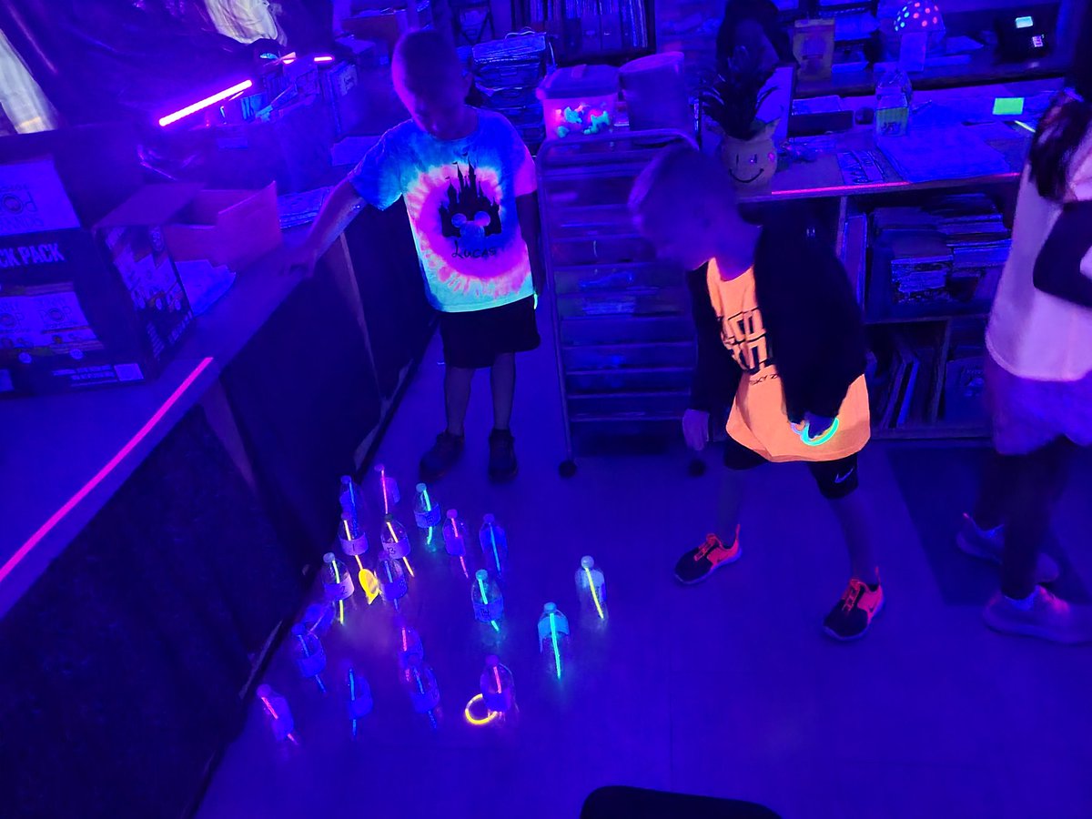 mrslape's tweet photo. Glow Day to celebrate "G" day of our alphabet countdown! https://t.co/rtVIYRzdzl