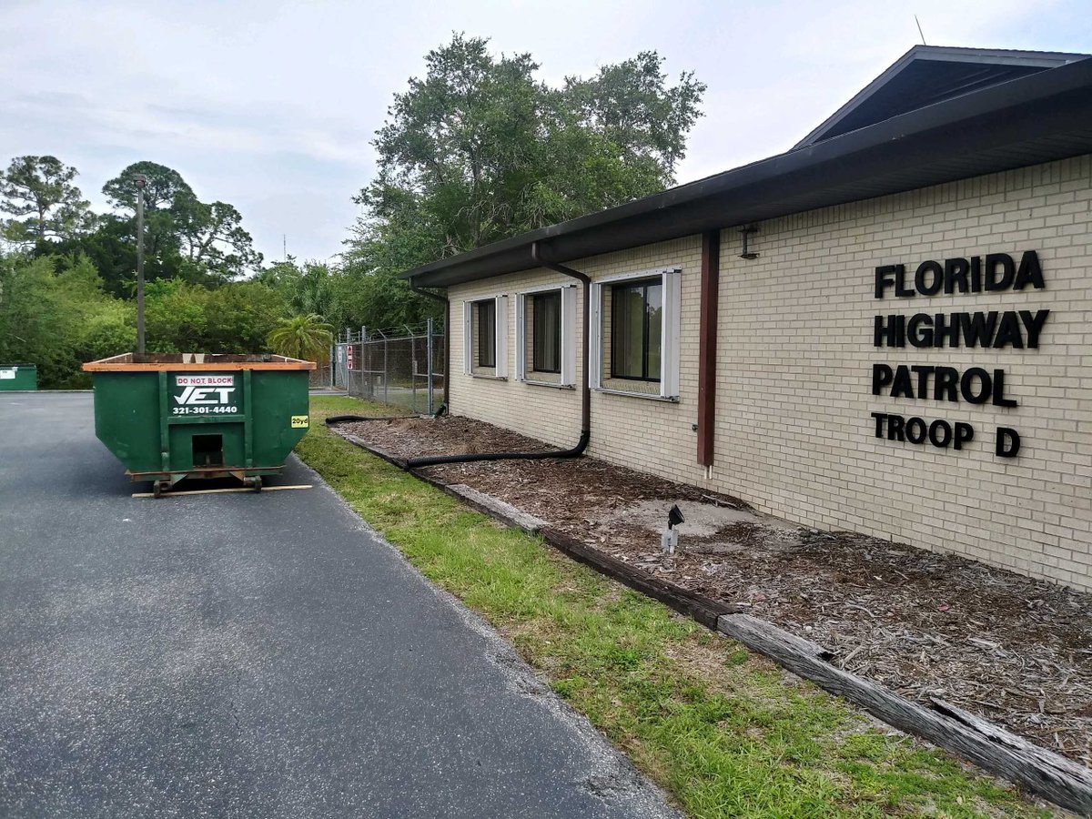 15 yard roll off dumpster rental in Viera, Fl - 

Jet Roll Off Dumpster Rentals provides same day service on all size dumpsters from 10-40 cubic yard!

We are the leader in roll off dumpsters and waste removal services in Brevard County, Fl.

jetrolloff.com