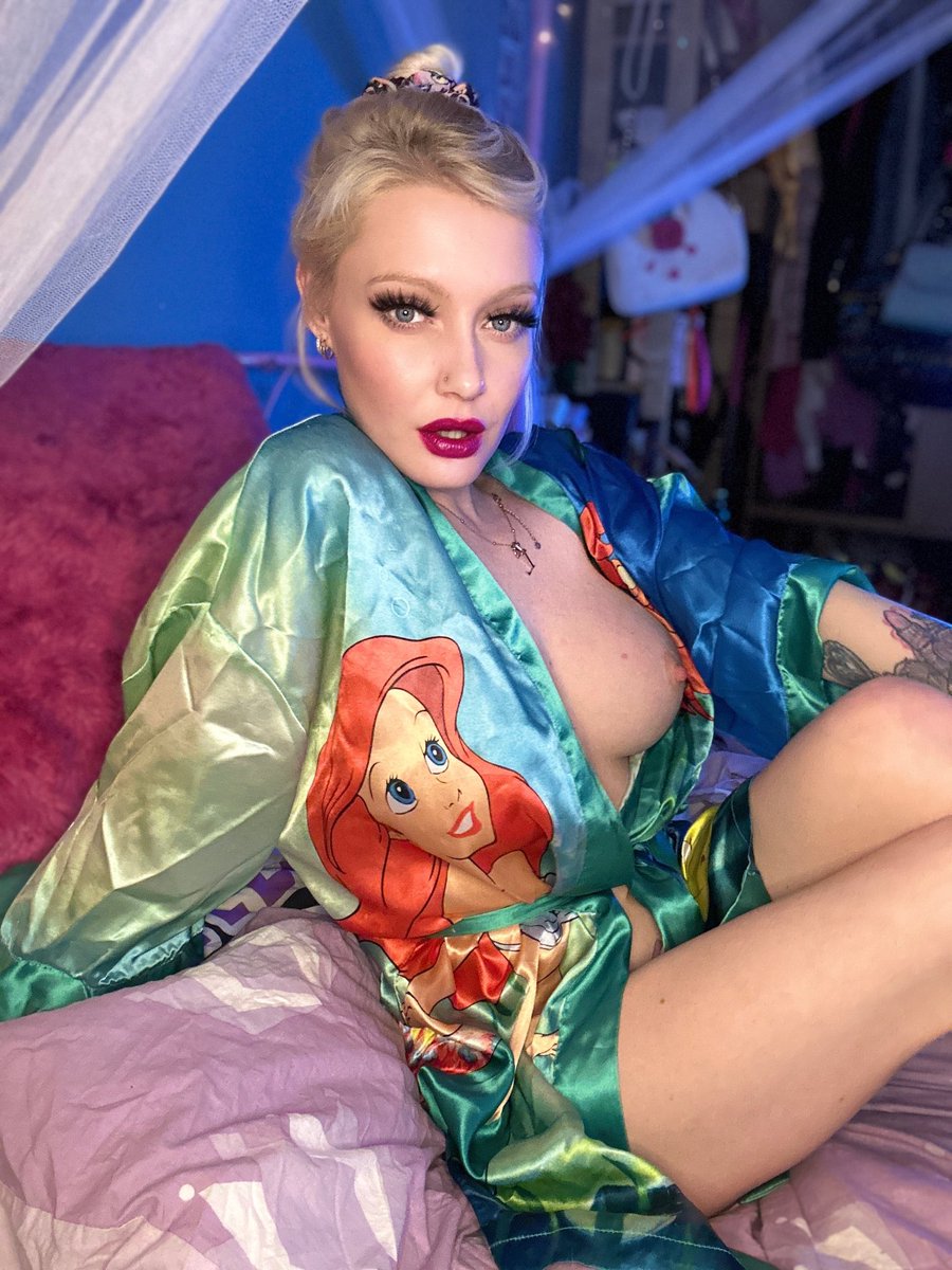 lou_monrow's tweet photo. Rt if you would collab with me 🙈😈 #onlyfansgirl #onlyfans #onlyfansmodel #onlyfansuk #blonde https://t.co/bQjRb1xck2