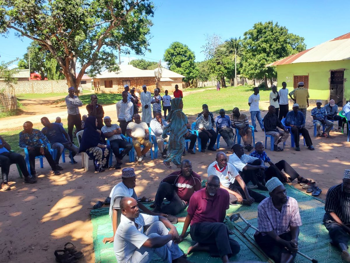 Today Hon Zamzam Mohammed attended the burial of the Likoni NG-CDF chairman (Rashid  Gidalo), who passed away yesterday unexpectedly after a short illness.

I offer my heartfelt condolences to Hon Mishi mboko, the entire likoni CDF office and the family of the deceased.