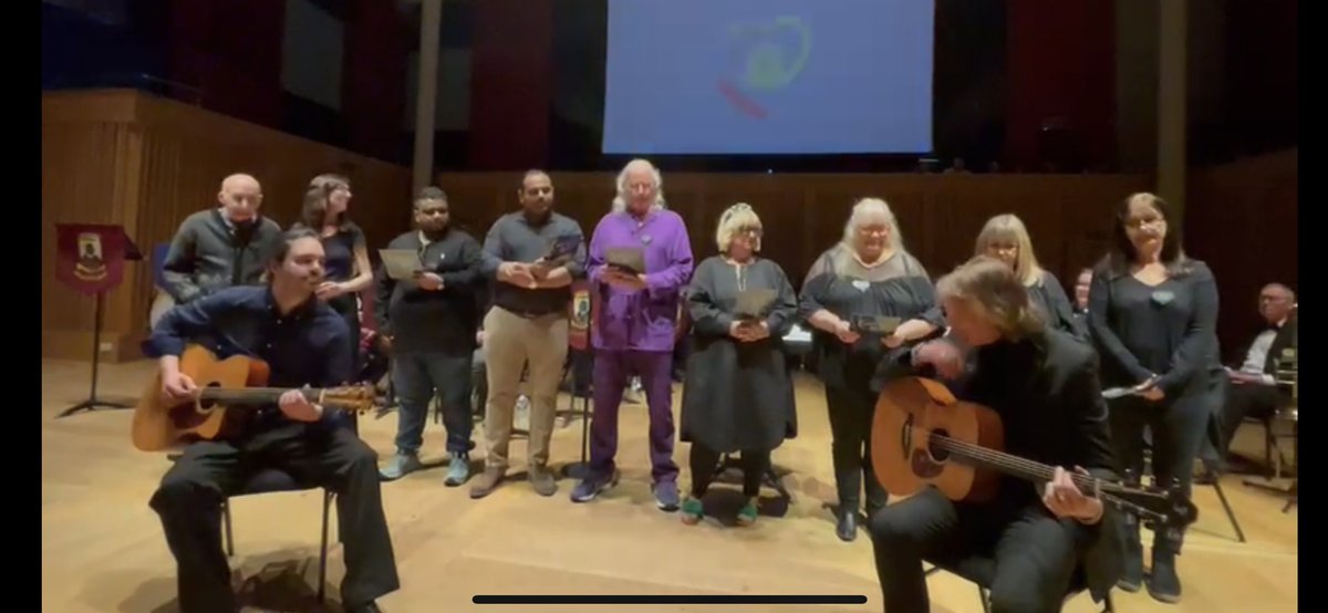 Huge respect for 9 members of staff at Glastonbury Care Home and resident Denis aged 93 who sang live for the first time performing "I See You" to a sell out audience, moving them to tears and raising over £600 for ISY Fund #gchisy
justgiving.com/fundraising/gl…