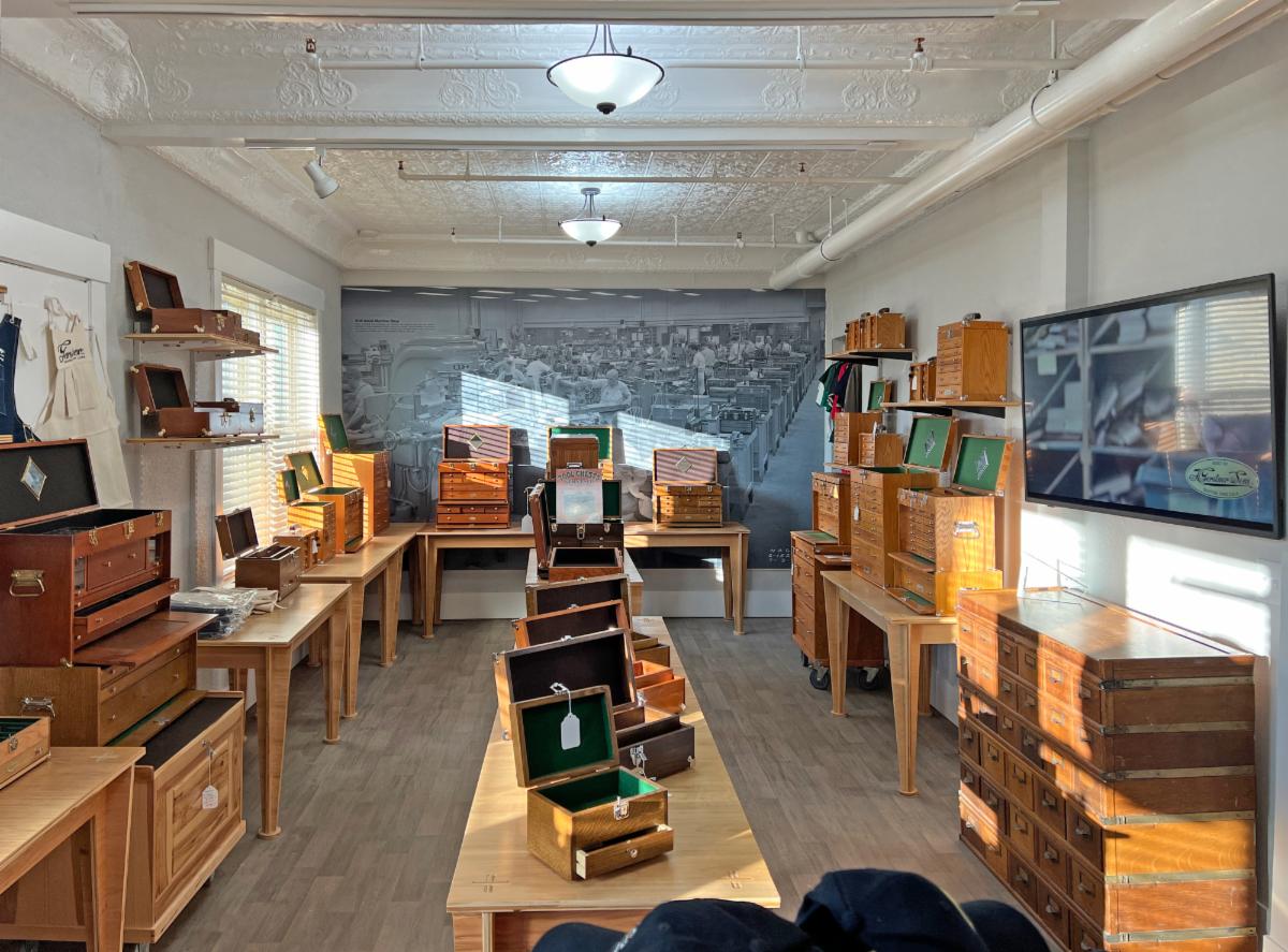 A quick reminder to Gerstner fans in the Dayton area: our showroom is open and ready for those last-minute gifts. conta.cc/3xJYYPD  #giftideas #gifts #gerstner #craftsmanship #hgerstnerandsons #craftsmanshiplives