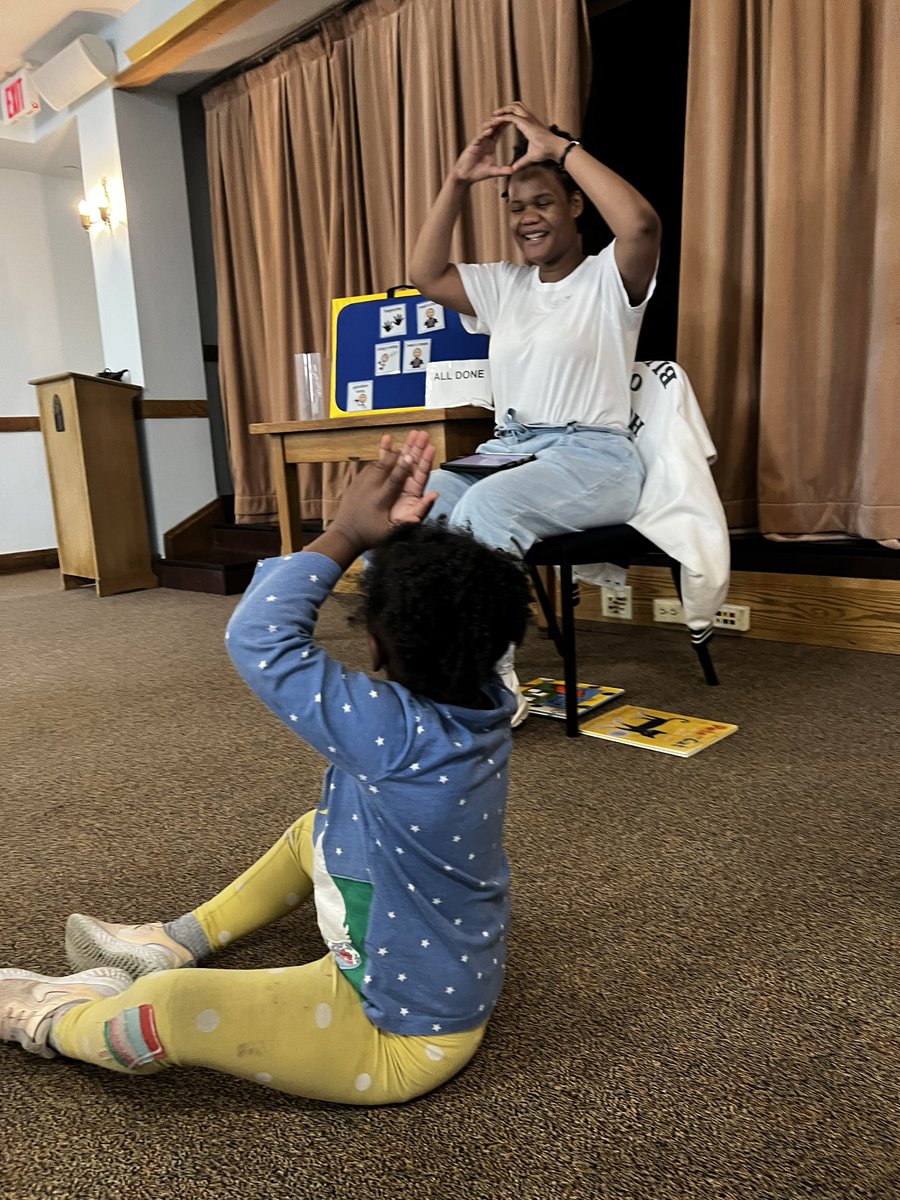 FrielJuliette's tweet photo. Thank you @oakparklibrary for hosting the early childhood program at Maze today- they loved it. @OakPark97 https://t.co/am9TXOhIlC