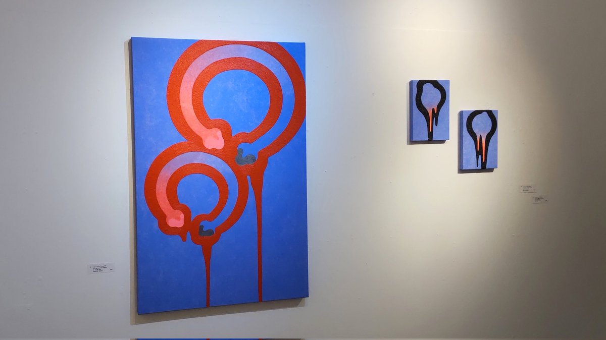 hkakuki's tweet photo. 風アートプランニングさんで
竹下理恵 さん個展
「 空 ソラノアイダ 間 」
すっきりとした青い空です。朱色との関係が気持ちいいです。
空間−ソラノアイダ−または−カラノマ−
太線で囲まれたグラデーションの空間は、遥か遠くに抜けていくようにも見えます。
5/20(土)まで無休。
#KAZEARTPLANNING https://t.co/Z1cPs5Vpzj