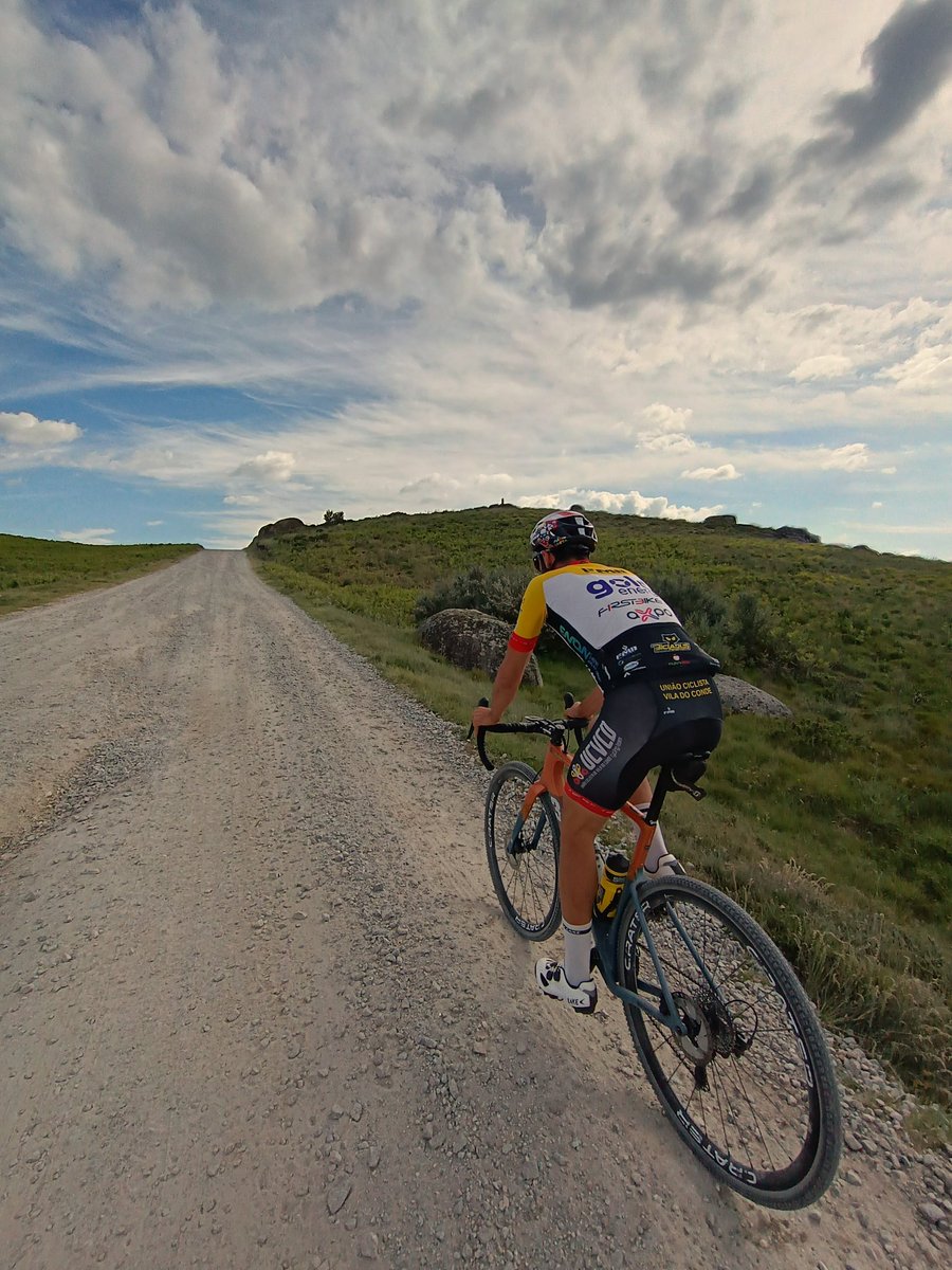 mario0costa's tweet photo. Isto do gravel vicia mesmo!

@3tbike @firstbike.cc 

@uniaociclistadeviladoconde 
#fafe #ciclismo #cycling #gravel #supermario #majohouse #atsocoach #turisbike #axpofirstbiketeamviladoconde #gravelportugal #minho #3tbike #3texploro https://t.co/WvHivIGoUP