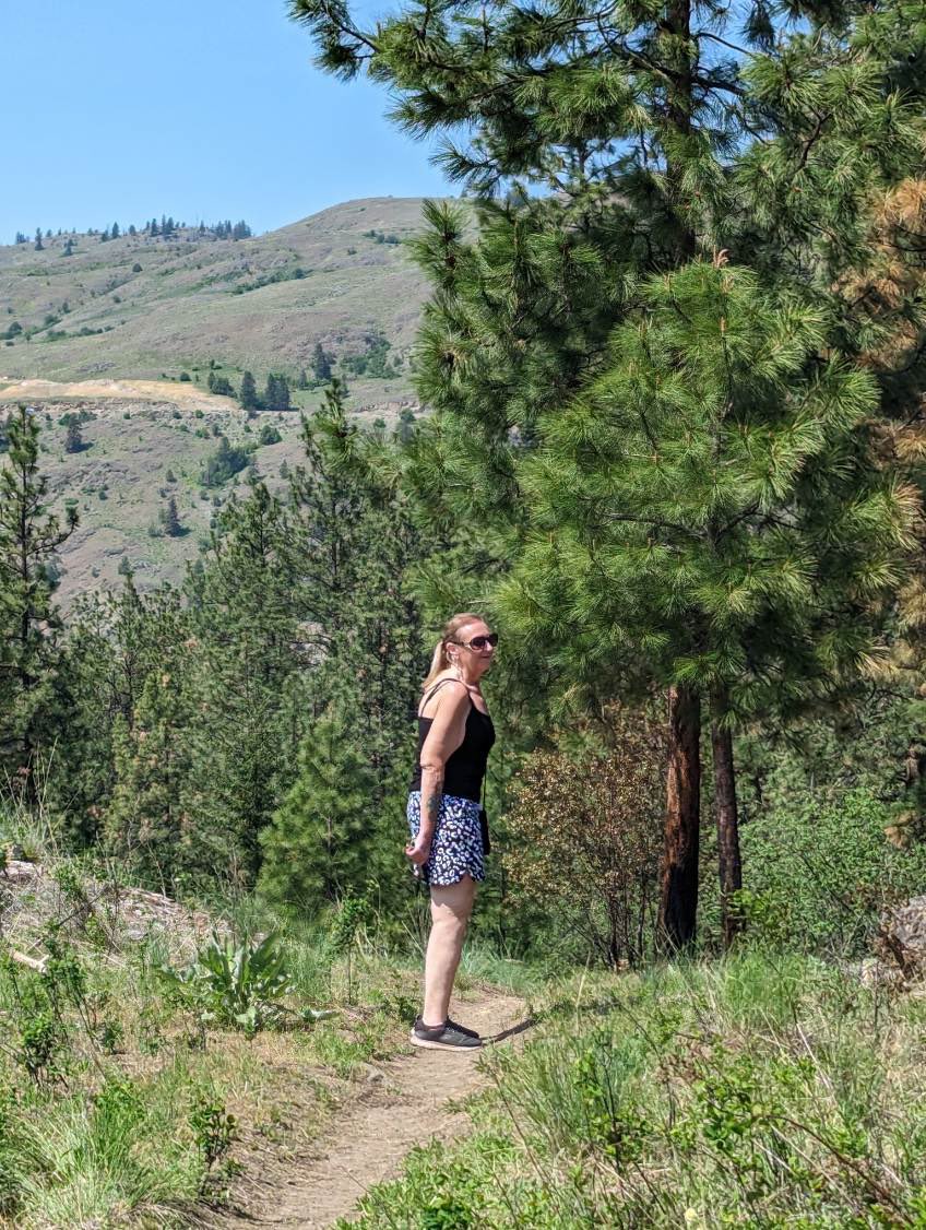 Beautiful hike #move4mom #themovementrun #kalpark #cancersucks #vernonbc
