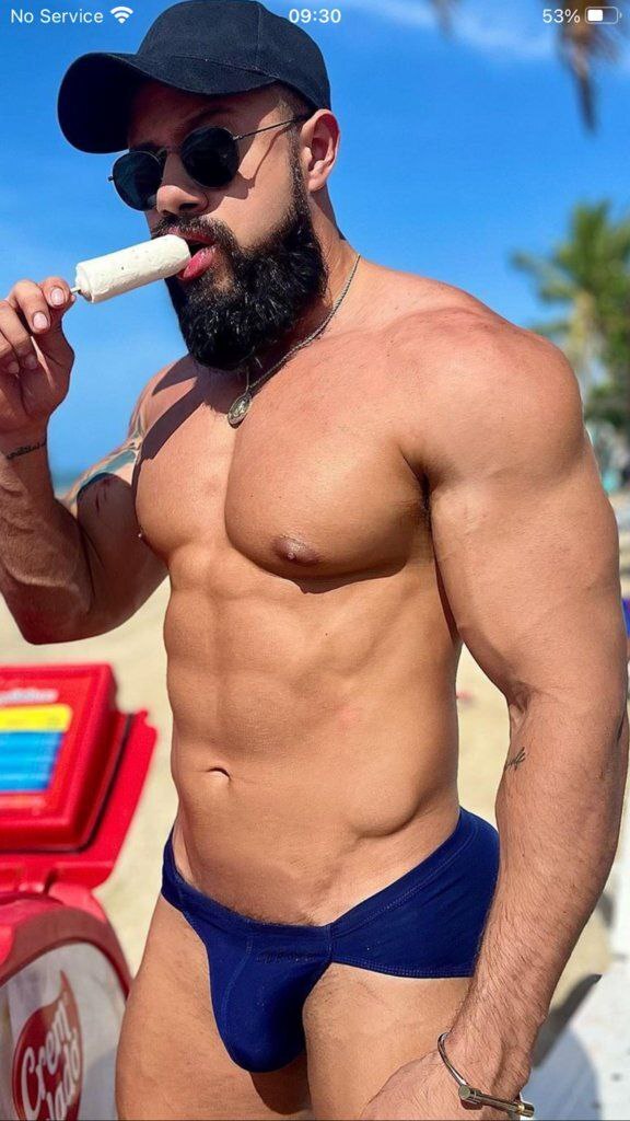 sekemr's tweet photo. Men's Pecs: https://t.co/5tgEHFalRI #menspecs https://t.co/eV3RkiIjpX