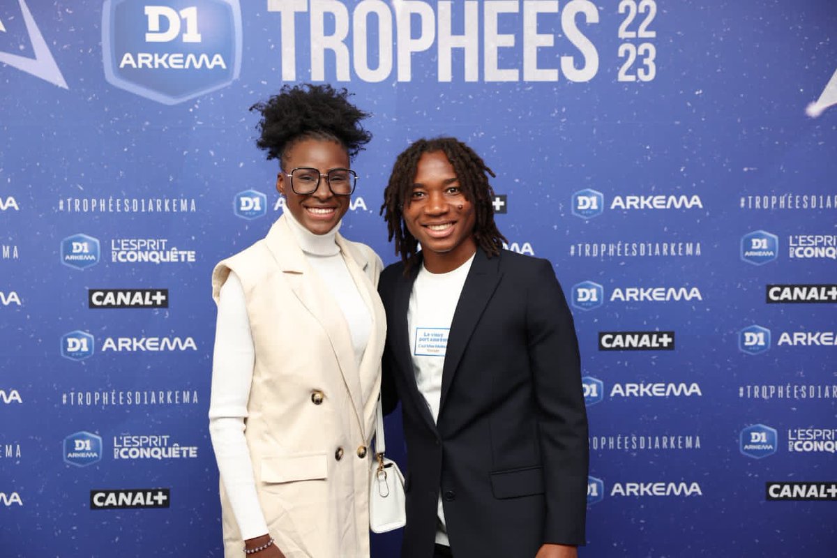 Melchie Dumornay et sa coéquipière Magou Doucouré, sont présentes dans la cérémonie des remises des trophées pour la saison 2022-2023  !  

La grenadière est nomminée pour le trophée du meilleure jeune joueuse UNFP.

#TropheesD1Arkema