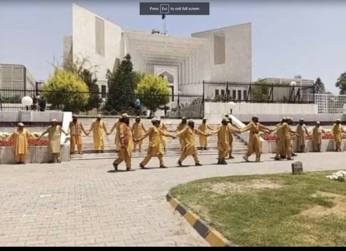 KBhatti85's tweet photo. جاھل مُلے ۰۰۰نہ دین نہ دُنیا 

Mullas on Rent😂😂😂#مولانا_آرہا_ہے https://t.co/syGl2CDDh8