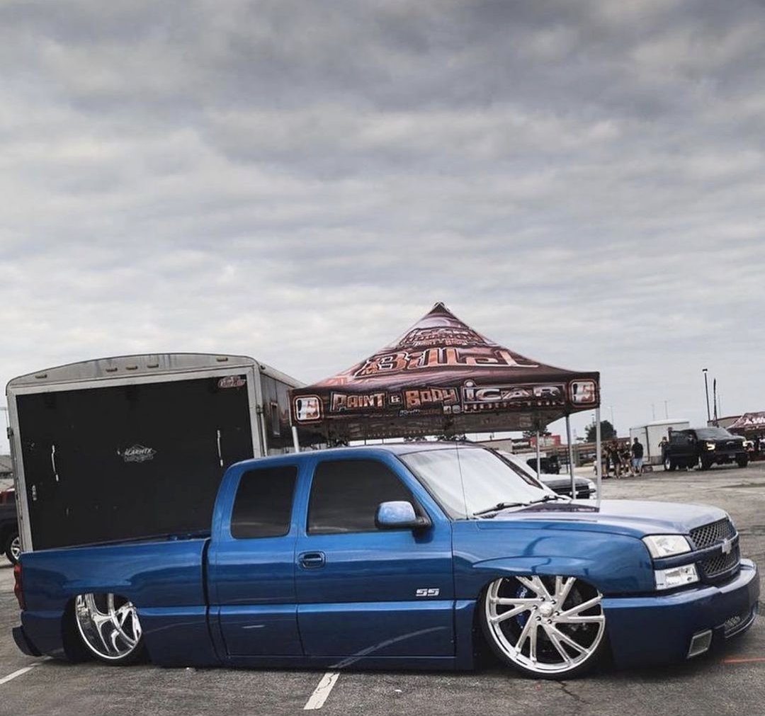 TrucksPointless's tweet photo. #Bagd & Blue https://t.co/rvqPlC6Akr