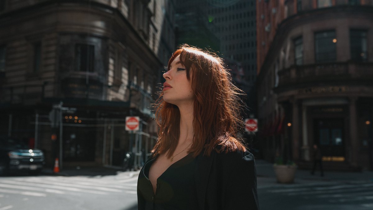 rickxcalde's tweet photo. Caught between Money and Passion #portrait #portraitphotography #WallStreet #lightroom #nycphotography #nycmodel #SONY https://t.co/Qz56XfRozd