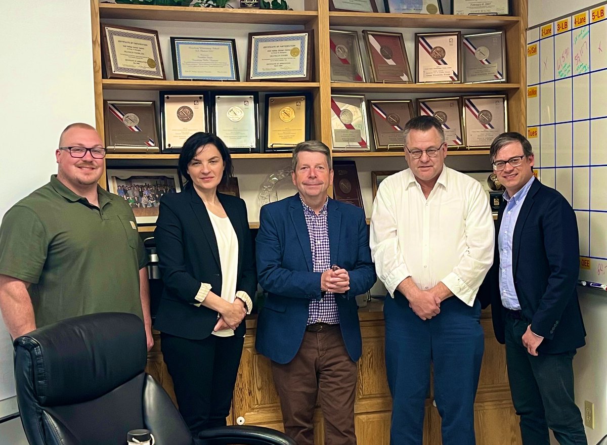 anson_ag's tweet photo. That cream cheese 🥯 on your bagel could come from #vt. Great visiting with Franklin Foods in Enosburg Falls: https://t.co/kfdMFeqMQv This innovative company supplies cream cheese across the U.S. They also are on the cutting of making planted based cream cheeses. #thinkvt https://t.co/6wZLYlg744