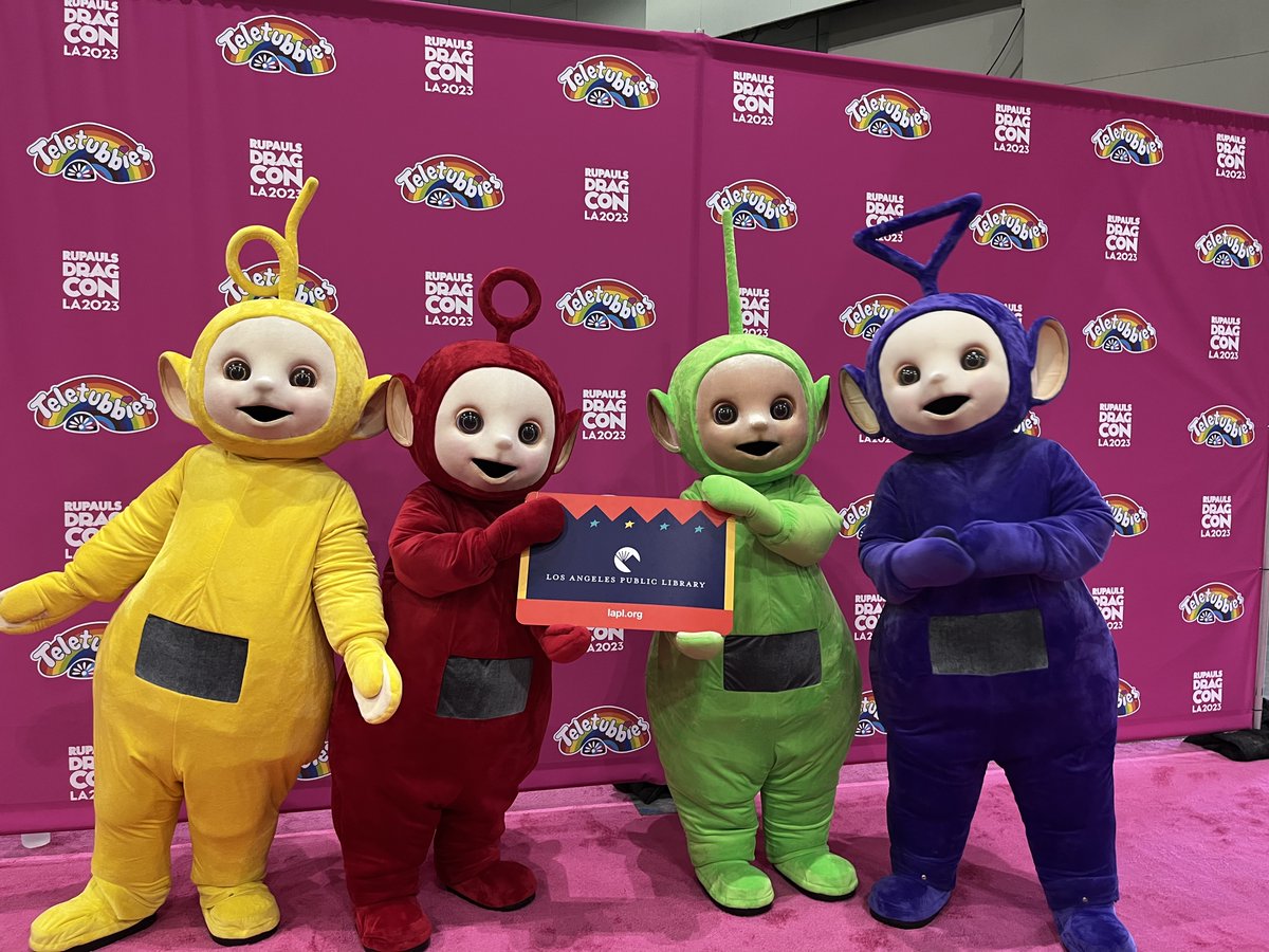 LAPublicLibrary's tweet photo. Thank you to all who visited our booth at @RuPaulsDragCon this past weekend! ✨ We had an amazing time celebrating with you! @WorldOfWonder #thelibraryisopen
#readingisfundamental https://t.co/i7jnSLfakY