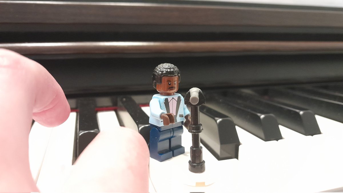 Happy Birthday <a href="/CleavantDericks/">Cleavant Derricks</a> ! Keep sliding, Remy
#sliders #bringbacksliders #bricksliders