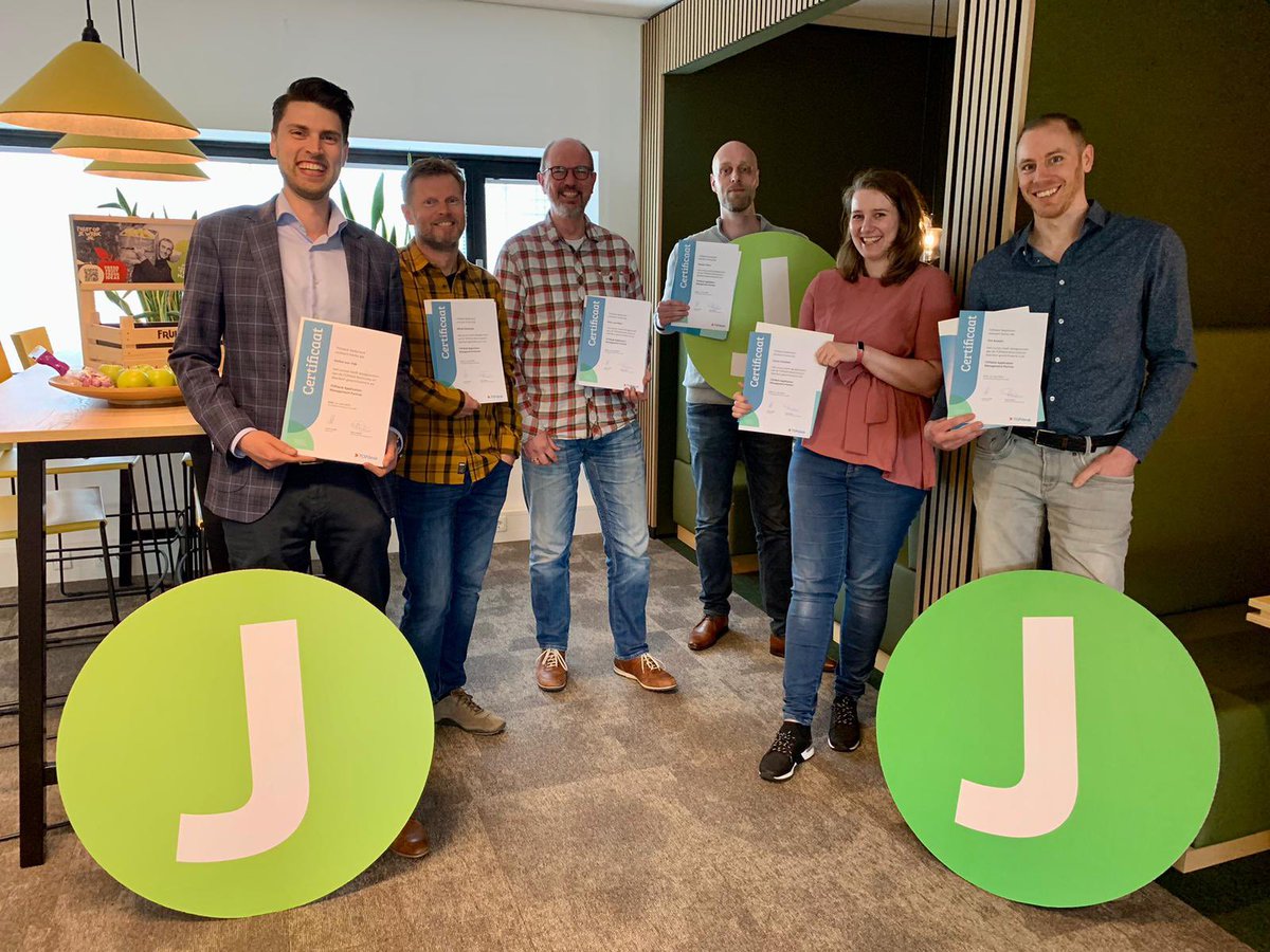 Onze TOPdesk consultants hebben onlangs deelgenomen aan de #TOPdesk bootcamp en daarbij het "TOPdesk Application Management Partner" certificaat behaald. 🎉