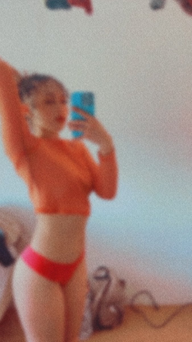 _essxo's tweet photo. eyes on me 🧡

https://t.co/Kbe1LLlk5u https://t.co/NjMMcqmywO