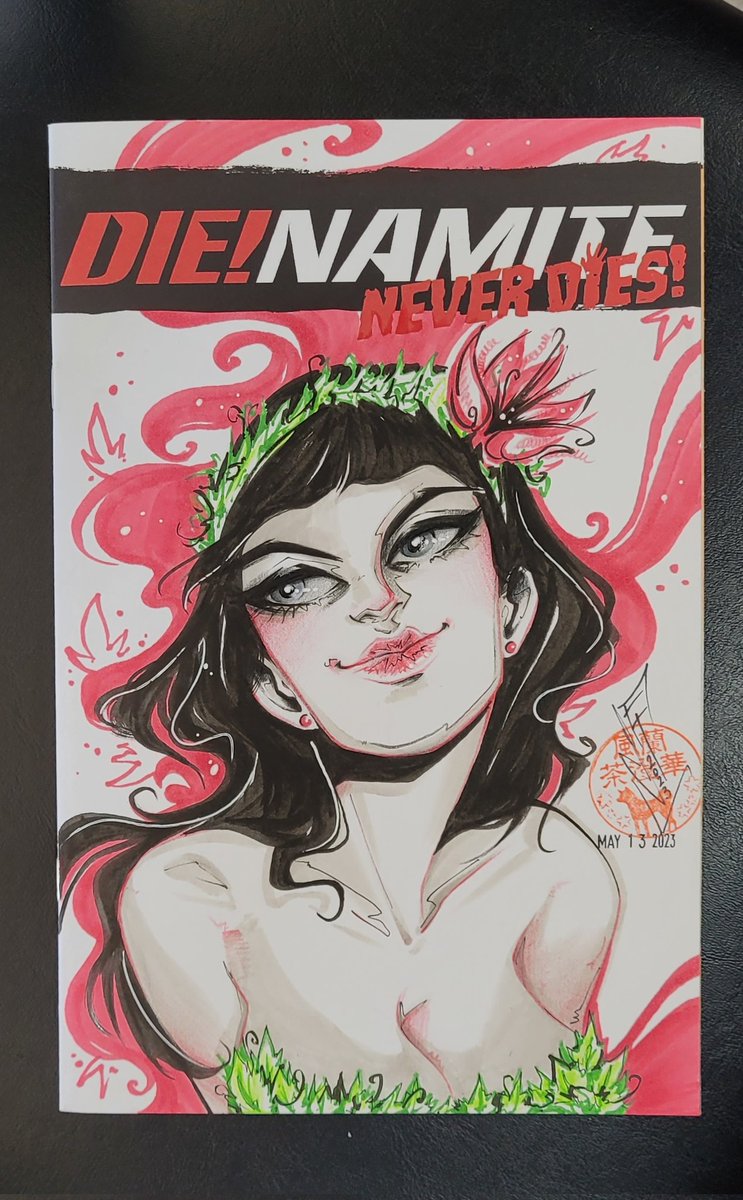 My Bettie Page/Poison Ivy
Sketch on Blank Cover done at @CollectiveCCG
.
.
#bettiepage #fashion #pinup #pinupgirl #vintagestyle #vintage #marilynmonroe #style  #originalartwork #blankcover #heartofgold #pinupstyle #bettiebangs #retro #pinupmodel #poisonivy #francescafantini