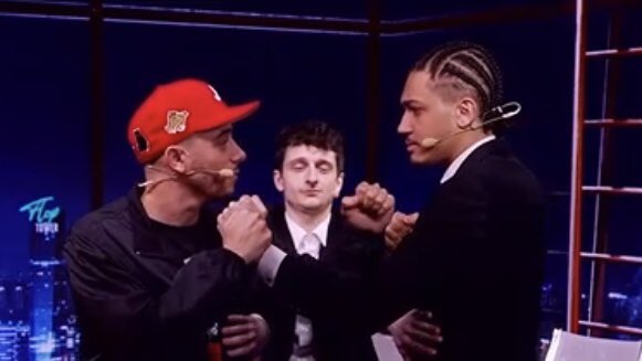 YoungYesil's tweet photo. ‼️🚨‼️Mister V VS Grim le dimanche 32 juillet à Paris-Bercy https://t.co/Ki5HNZBNtG