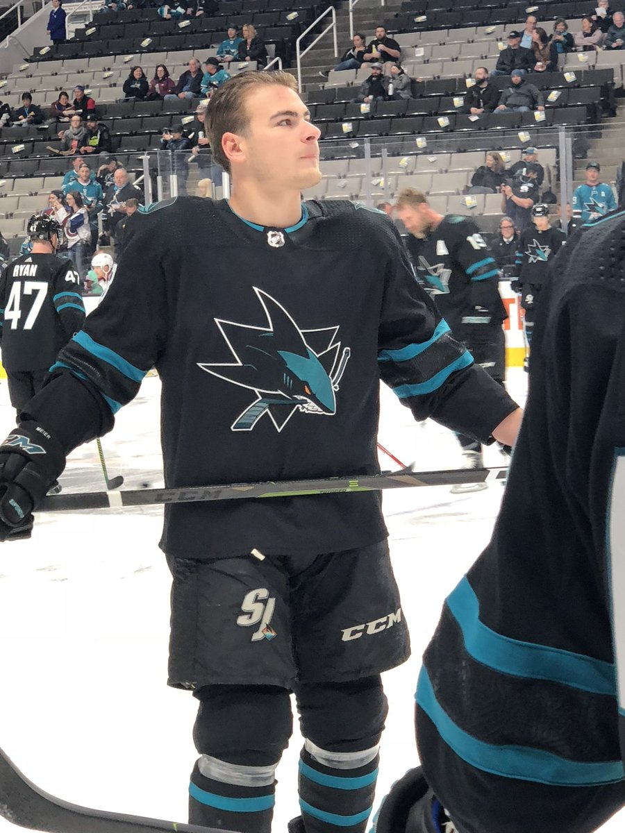 m_tewks's tweet photo. @jbecher @MeierTimo Sat on the players bench for warmups https://t.co/ai0E7VIa6h
