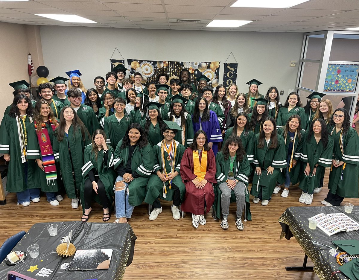 loriamaurer's tweet photo. The 2023 Senior Class came back today for their Senior clap out. This is the biggest group that has EVER returned to Rhoads Elementary. We are so excited for them and eager to see how their hopes and dreams are fulfilled in the future! Congratulations Seniors! 🎓@katyisd https://t.co/CRNgqabjkN