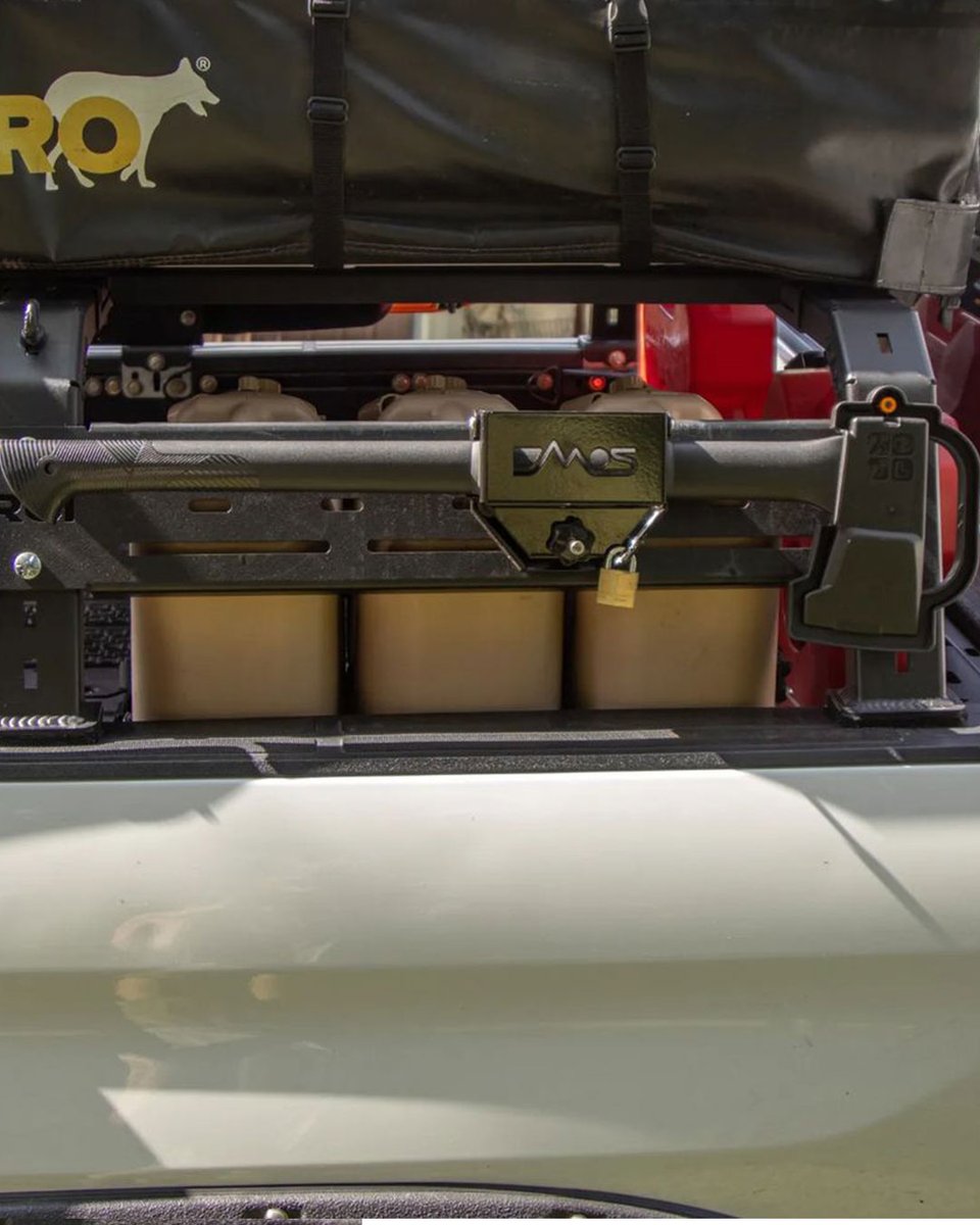 DMOSCollective's tweet image. @jonnys_tundra recently doubled the fun after adding a Universal Mount to hold his @fiskars Axe alongside his trusty Delta and Delta Mount.