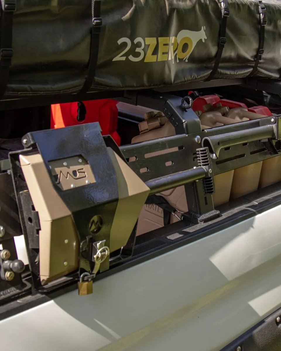 DMOSCollective's tweet image. @jonnys_tundra recently doubled the fun after adding a Universal Mount to hold his @fiskars Axe alongside his trusty Delta and Delta Mount.